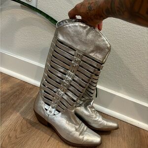 Vintage silver leather cowgirl boots 7